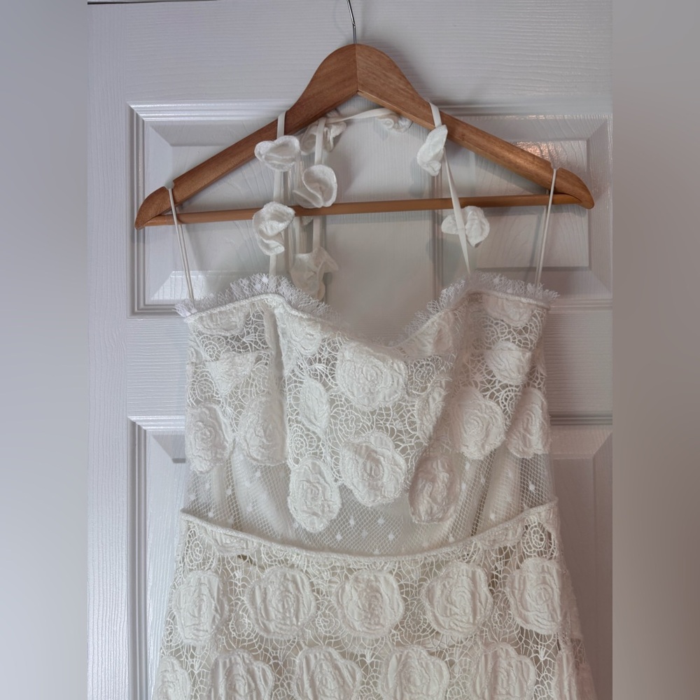 Alexis Women's White Villanelle Embroidered Lace Maxi Dress size L - Picture 5 of 9